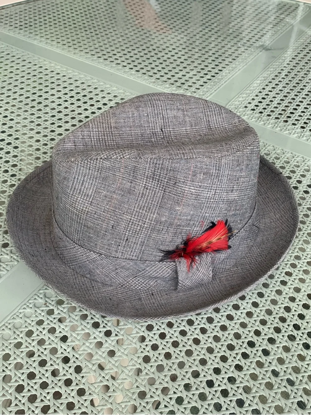 Vintage 50s 60s Men's Grey Fedora Hat with Red Feather Accent Large